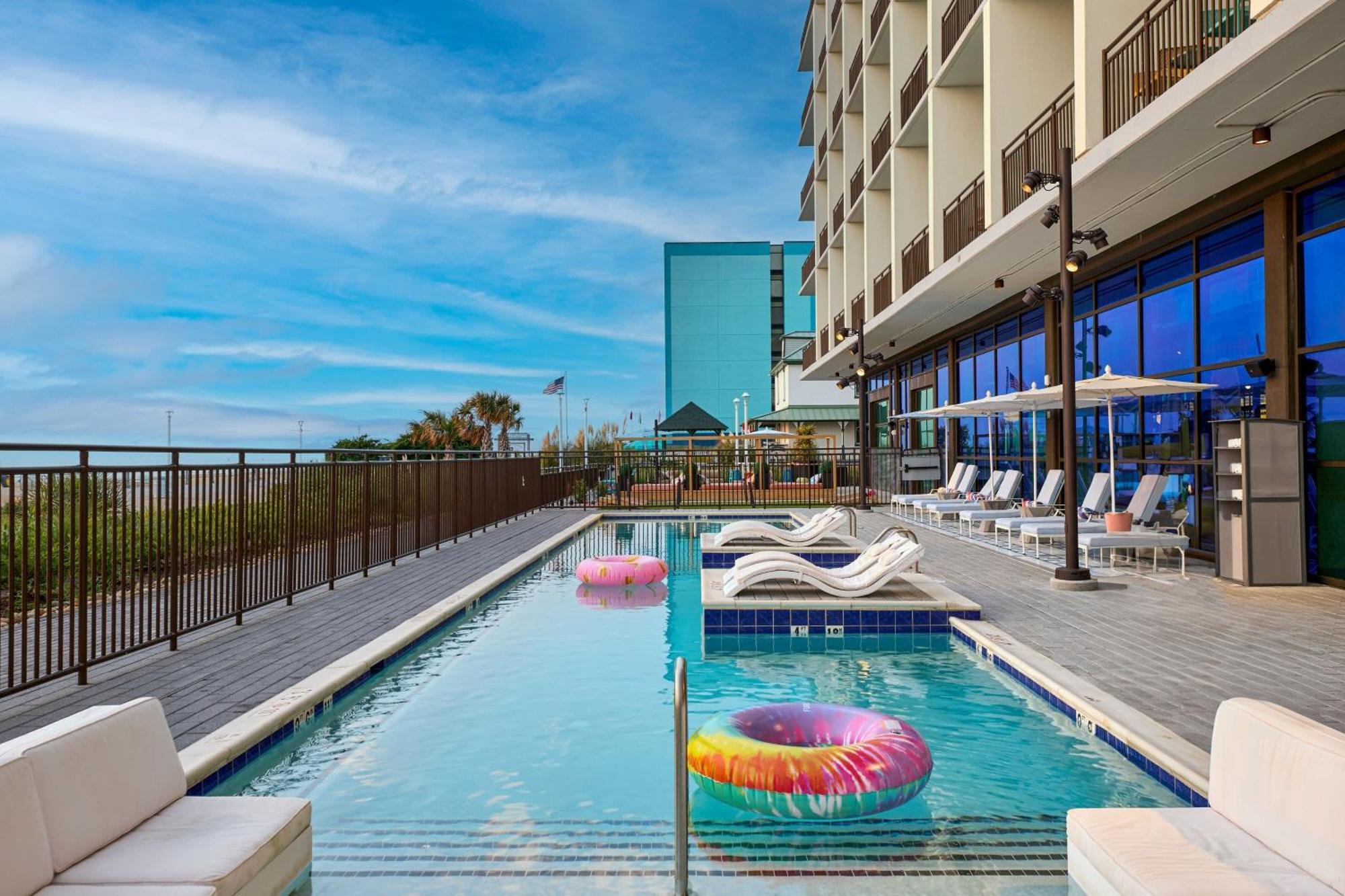 Moxy Virginia Beach Oceanfront Bagian luar foto