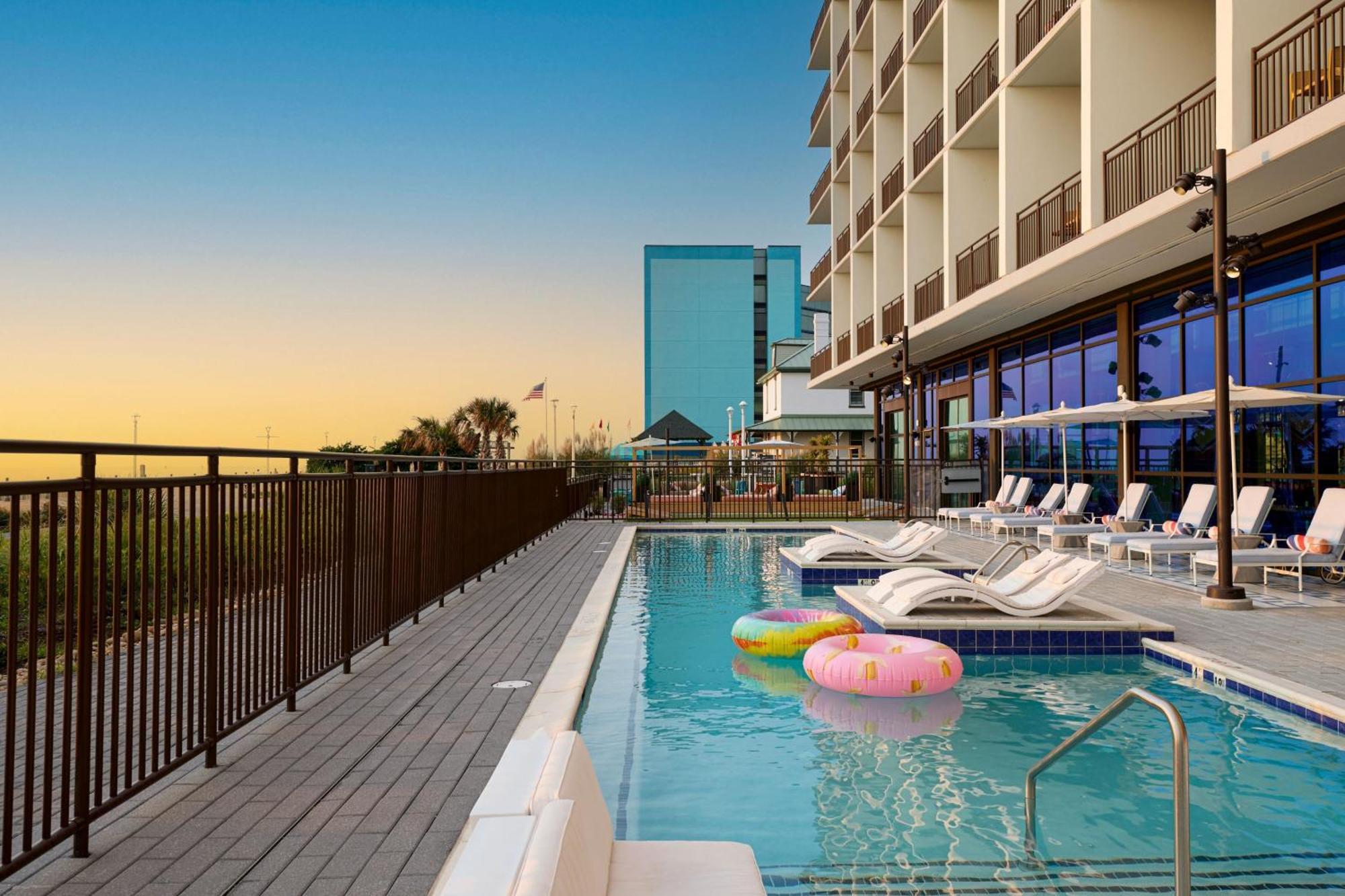 Moxy Virginia Beach Oceanfront Bagian luar foto