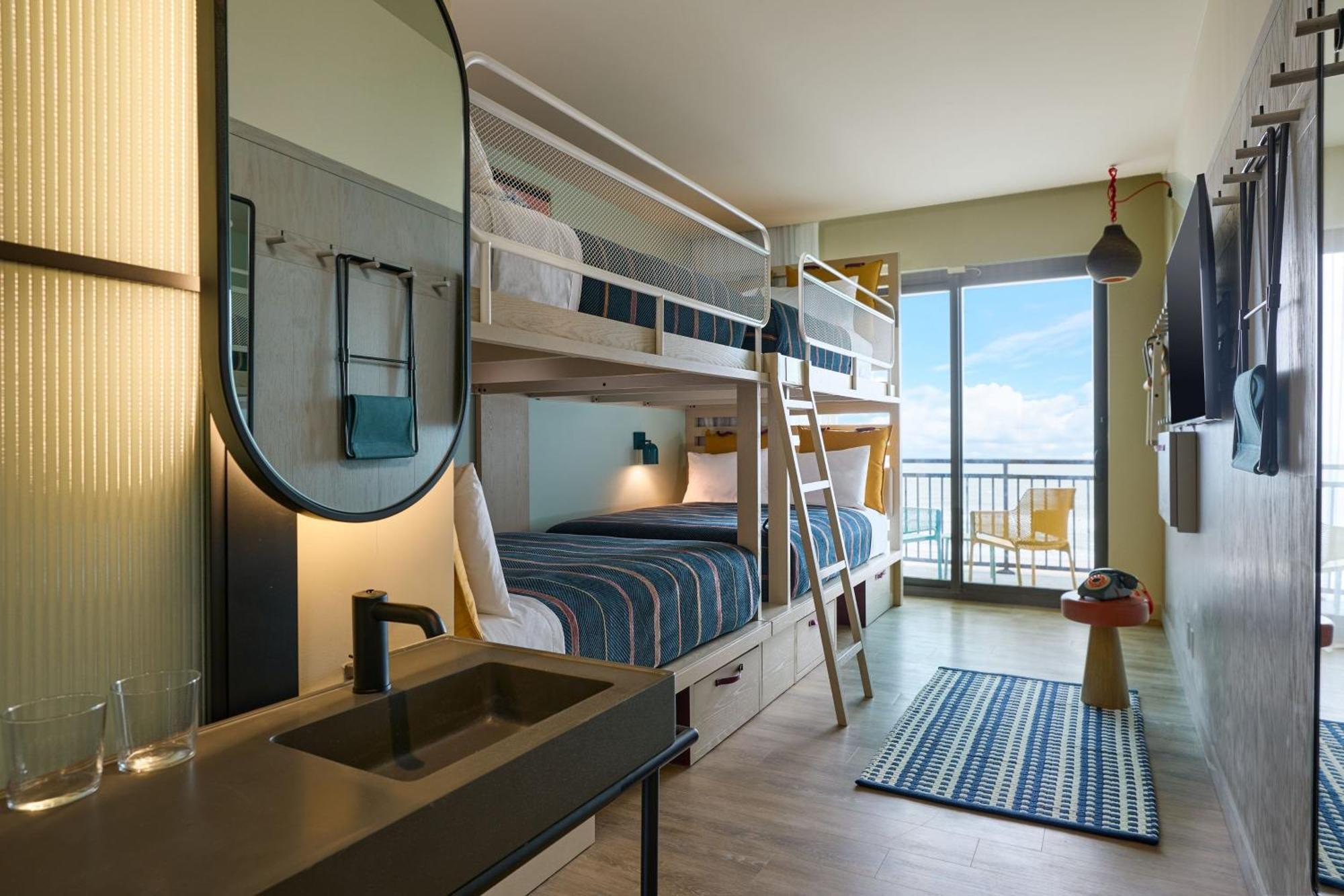 Moxy Virginia Beach Oceanfront Bagian luar foto
